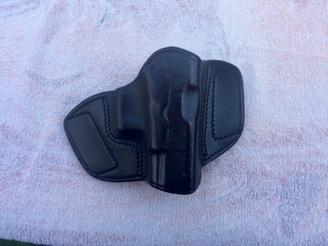 Vendo Glock 19 en perfecto estado con dos cargadores, sin marcas de uso, la pistola no debe de tener más 10