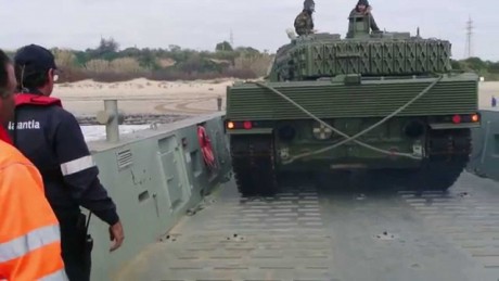 https://www.infodefensa.com/es/2016/07/20/noticia-armada-estudia-reemplazar-carros-leopard.html

La armada 61