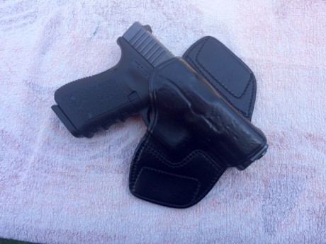 Vendo Glock 19 en perfecto estado con dos cargadores, sin marcas de uso, la pistola no debe de tener más 20