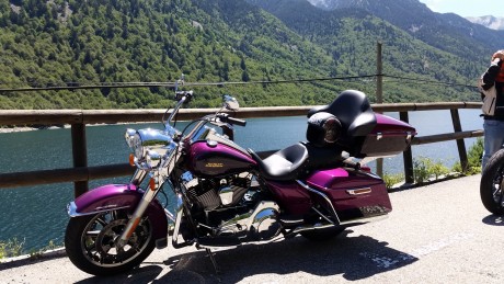 pues como dice el titulo,porque no ponemos fotos de nuestras maquinas,ya sean scooters,harleys,nakeds,trails,etc,la 02