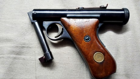 Me gustaría saber algo más de esta pequeña joya de aire comprimido si alguien puede encontrarme información.
Es 02