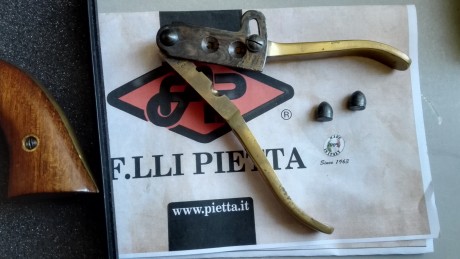 Venta revolver Avancarga Remington Pocket calibre 31 marca Pietta , perfecto estado , muy cuidado . Se 10