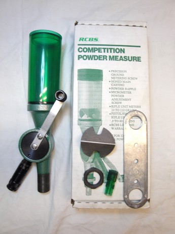 Pongo en venta dos dosificadores RCBS Competición, impecables como nuevos.
llevan todos sus componentes 02