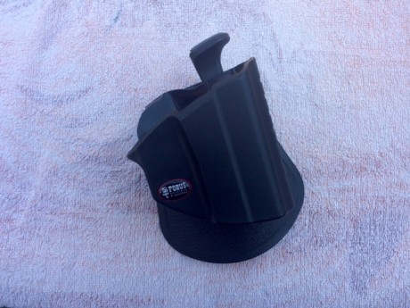Vendo Glock 19 en perfecto estado con dos cargadores, sin marcas de uso, la pistola no debe de tener más 50