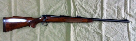 Vendo rifle REMINGTON 700 calibre 375 H&H Magnum , adema lo entrego con vainas y dais , el rifle está 00