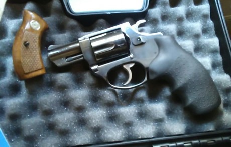 Hola.
Busco cachas para un ASTRA 680, en neopreno o goma.

Creo que va a ser difícil de encontrar, pero 90