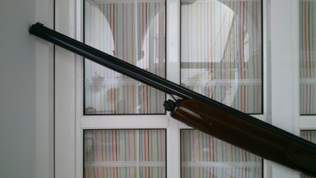 Hola a todos: pues eso, que vendo una estupenda escopeta semiatomatica Beretta A 301, una de los mejores 12