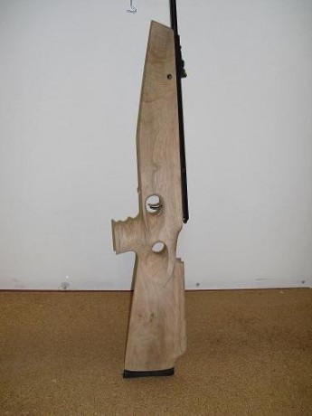 Bueno despues de acabar la culata para el mauser,estaba un poco aburrido y me dispuse a ponerle una culata 00