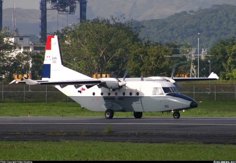 Indagando por ahí he encontrado información e imágenes de aviones españoles sirviendo en destinos poco 90