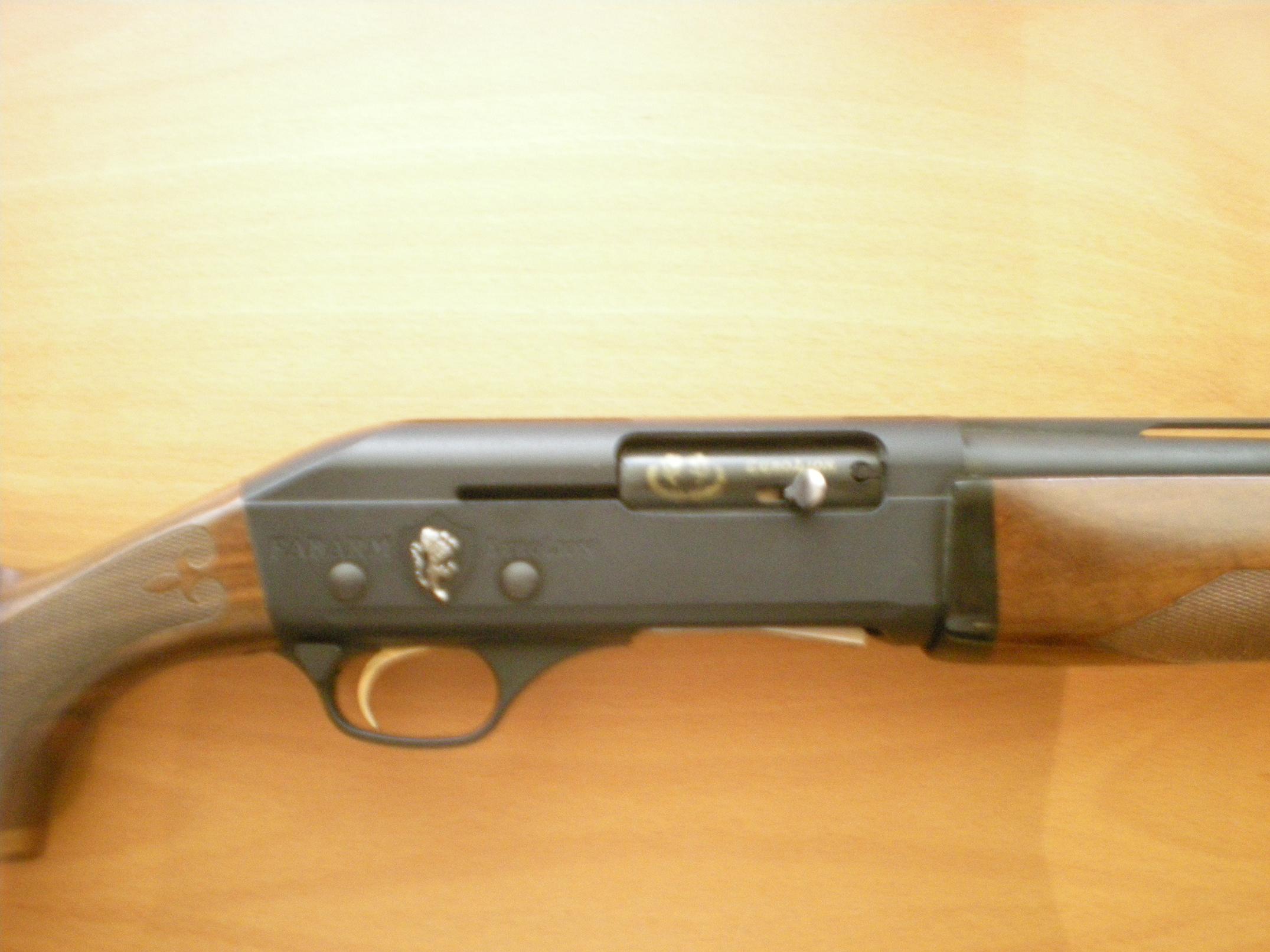 Se vende repetidora Fabarm Eurolion con tres choques interiores y con su maletín original. Bien cuidada. 00