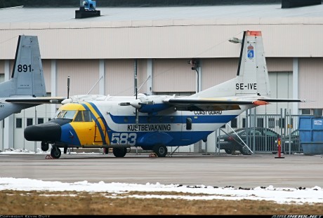 Indagando por ahí he encontrado información e imágenes de aviones españoles sirviendo en destinos poco 111