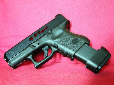 Bueno como comente con otros foreros voy a poner todo el desarme completo de la pistola glock para que 20