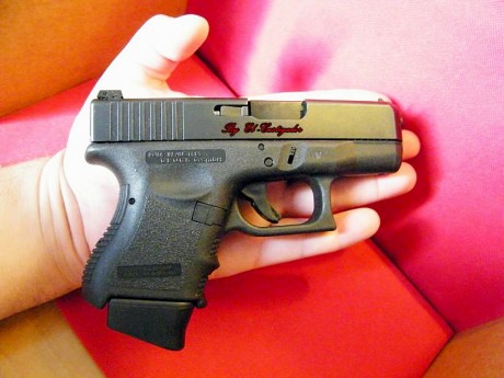 Bueno como comente con otros foreros voy a poner todo el desarme completo de la pistola glock para que 80