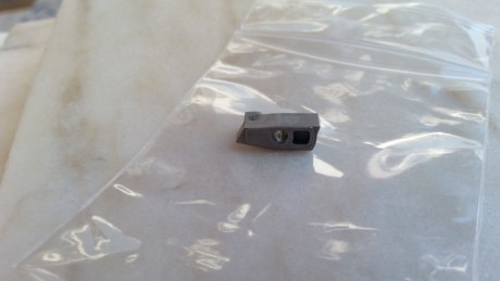 Hola a todos
Vendo la pieza anunciada y de la que os dejo fotos.
Es la original y no se ha usado ni retocado 02