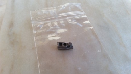 Hola a todos
Vendo la pieza anunciada y de la que os dejo fotos.
Es la original y no se ha usado ni retocado 01