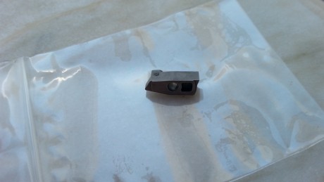 Hola a todos
Vendo la pieza anunciada y de la que os dejo fotos.
Es la original y no se ha usado ni retocado 00