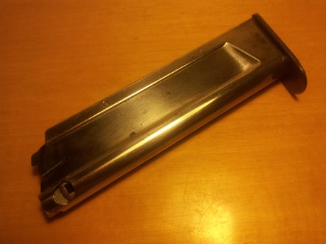 Vendo dos cargadores para pistola  Luger P-08 .

VENDIDOS

Cargador para  SIG P-210  (Conversión a .22 21