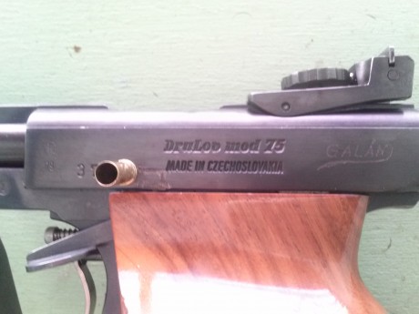 Hola a todos, se vende Drulov Mod.75. En muy buen estado salvo pequeña marca en el lado izquierdo. También 02