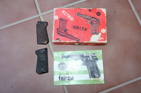 Hola a todos
 Pongo a la venta una ASTRA FALCON 4000 del calibre 9mm Corto. La pistola se encuentra muy 02