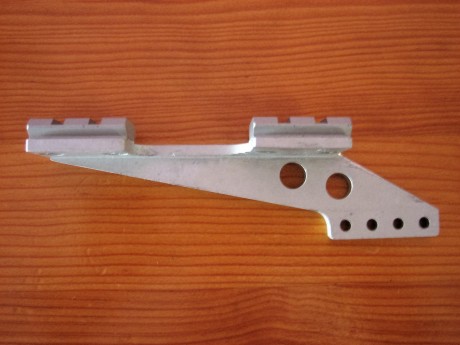 Hola. Vendo montura en aleación de aluminio, estaba montada en una Tanfoglio del 9mmP.  50€ mas portes. 02