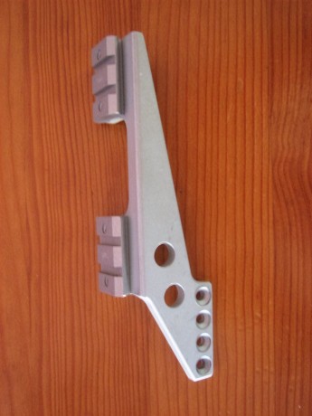 Hola. Vendo montura en aleación de aluminio, estaba montada en una Tanfoglio del 9mmP.  50€ mas portes. 01