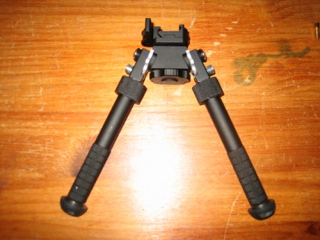 Vendo este Bipode tipo Atlas , por 30€ puesto en casa ( solo el bipode , no tengo el adaptador ) 00