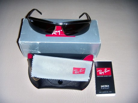 Gafas de sol Ray-Ban, en perfecto estado, modelo 3296 004/71. Incluye la funda original, paño de limpieza 01