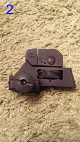 Vendo varios modelos de puntos de mira y alza para AR-15 y similares. Válidas para carril picatinny.

* 02