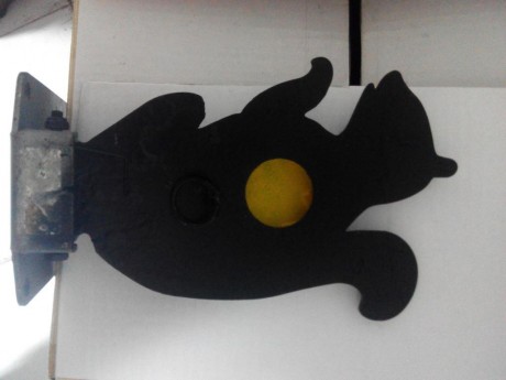 Tenho para venda uma silhueta com killzone de 4cms, esquilo.

PREÇO: 18€ + portes (7€) 00