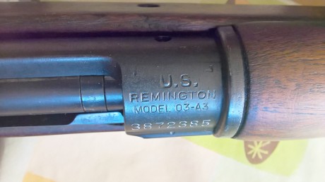 Vendo o cambio  Springfield 1903 a3,  tiene una pequeña fisura en la madera con una varilla de latón puesta 00