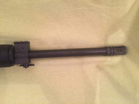 Vendo rifle semiautomático AR Smith & Wesson MP15 300 Blackout. 1100 € + portes. El rifle se encuentra 10