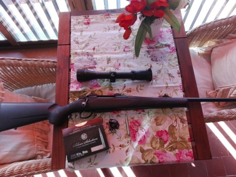 Vendo Tikka T3 Litte . 300 WM en perfectas condiciones, pasa por nuevo, tan solo ha tirado 10 balas. 
Incluido 00