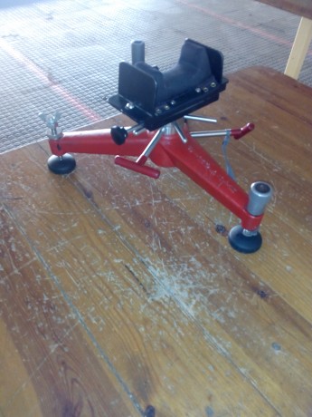 Vendo  torreta Sinclair  tiene micrométrico y desplazamiento lateral 250€, se encuentra en Tarragona.
Saludos 00