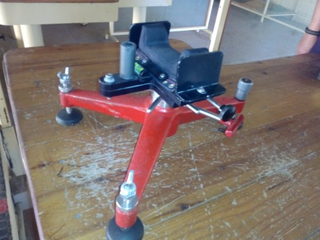 Vendo  torreta Sinclair  tiene micrométrico y desplazamiento lateral 250€, se encuentra en Tarragona.
Saludos 10