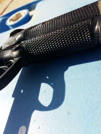 Me han llegado con mi nueva adquisicion y a mi no me sirven. Actualmente montadas en una trojan. Las cachas 30