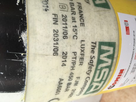 Hola, vendo botella aire comprimido de composite MSA, 300 bares, 6,9 litros, muy ligera (4,2 kgs).Fabricada 02