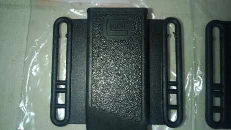 Buenos Dias,
Vendo Funda Sport Combat Polímero más Portacargador Glock Original para 17/19 y Cargador 02