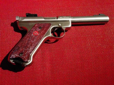 La pistola se encuentra en muy buen estado, está guiada en F, y se puede ver y probar en La Coruña.

Lleva 00