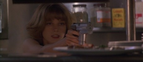 Compañeros,

En vista de las ganas de algunos (Elcafe, Wilcow, Vrakk, etc) por adivinar armas de películas 170