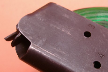 Vendo un cargador Llama del cal. 45, monohilera, en perfecto estado de conservación, según se puede ver 01