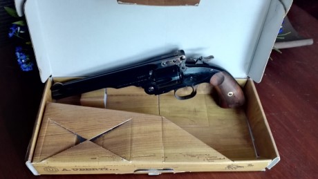 Vendo revolver de 7" SCHOFIELD de Uberti , calibre 45 lc , guiado en F , comprado nuevo en el mes 60