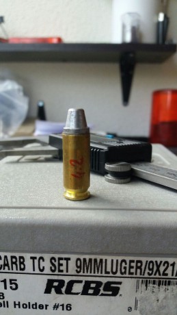 Hola, me gustaría saber si alguien puede darme alguna información respecto a la recarga del calibre 9mm 70