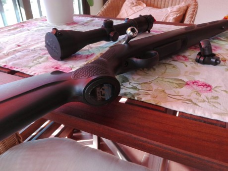 Vendo Tikka T3 Litte . 300 WM en perfectas condiciones, pasa por nuevo, tan solo ha tirado 10 balas. 
Incluido 30
