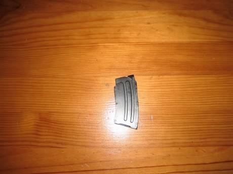 Hola. Vendo cargador del 22lr, estaba en una carabina Norinko JW15 y vale para la  JW25  es de 10 disparos, 00