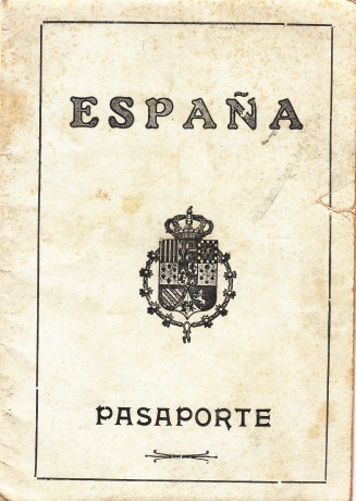  EN RECUERDO Y HOMENAJE A LOS QUE YA NO ESTÁN. 

Si pones en  GOOGLE   PASAPORTES EN LA MEMORIA  da igual 02