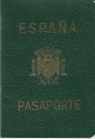  EN RECUERDO Y HOMENAJE A LOS QUE YA NO ESTÁN. 

Si pones en  GOOGLE   PASAPORTES EN LA MEMORIA  da igual 30