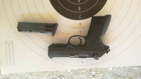 Compañero del club ya de edad vende su beretta px4 storm por no uso
arma comprada por capricho en excelente 00