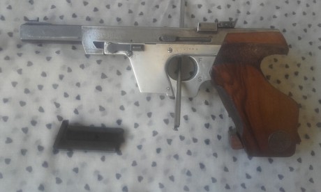 Es el primer modelo de las míticas GSP calibre 22lr (no es la OSP del 22corto), acero puro, dispara con 01