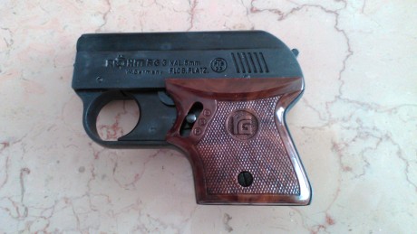 Hola a todos:

Nunca había tenido una pistola detonadora, y me topé con esta muy barata, y me apeteció, 52