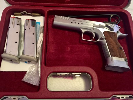 Hola, vendo Tanfoglio Limited. Era de un amigo que le quitaron la licencia F y antes de que saliera a 02